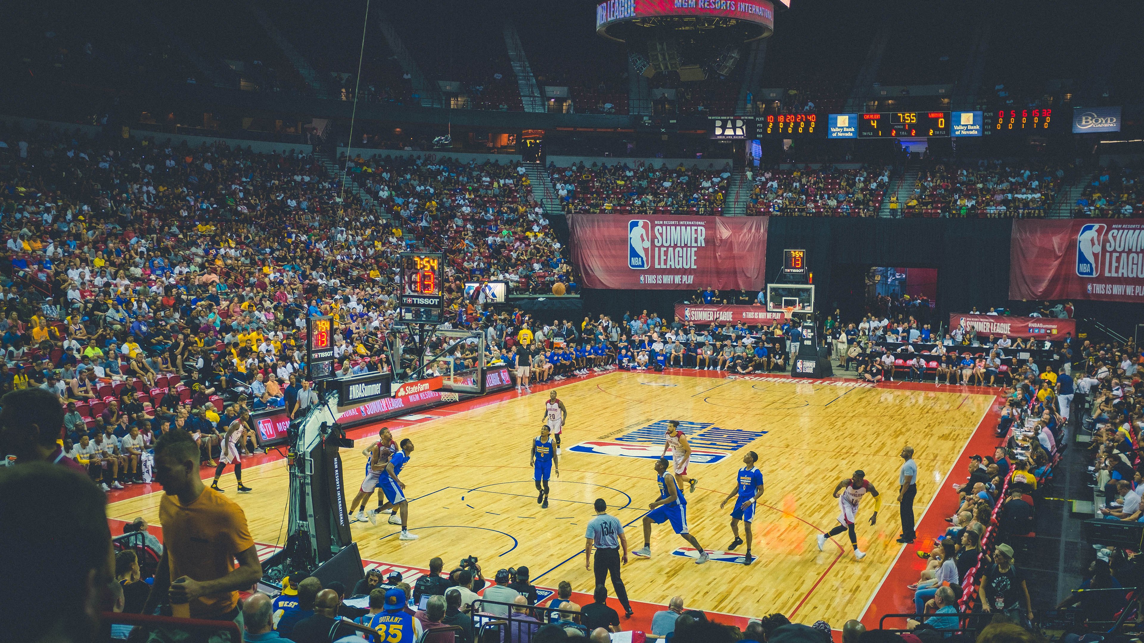 开云体育2026-76人狂胜广东队，字母哥成关键先生，当NBA巨星降临CBA赛场